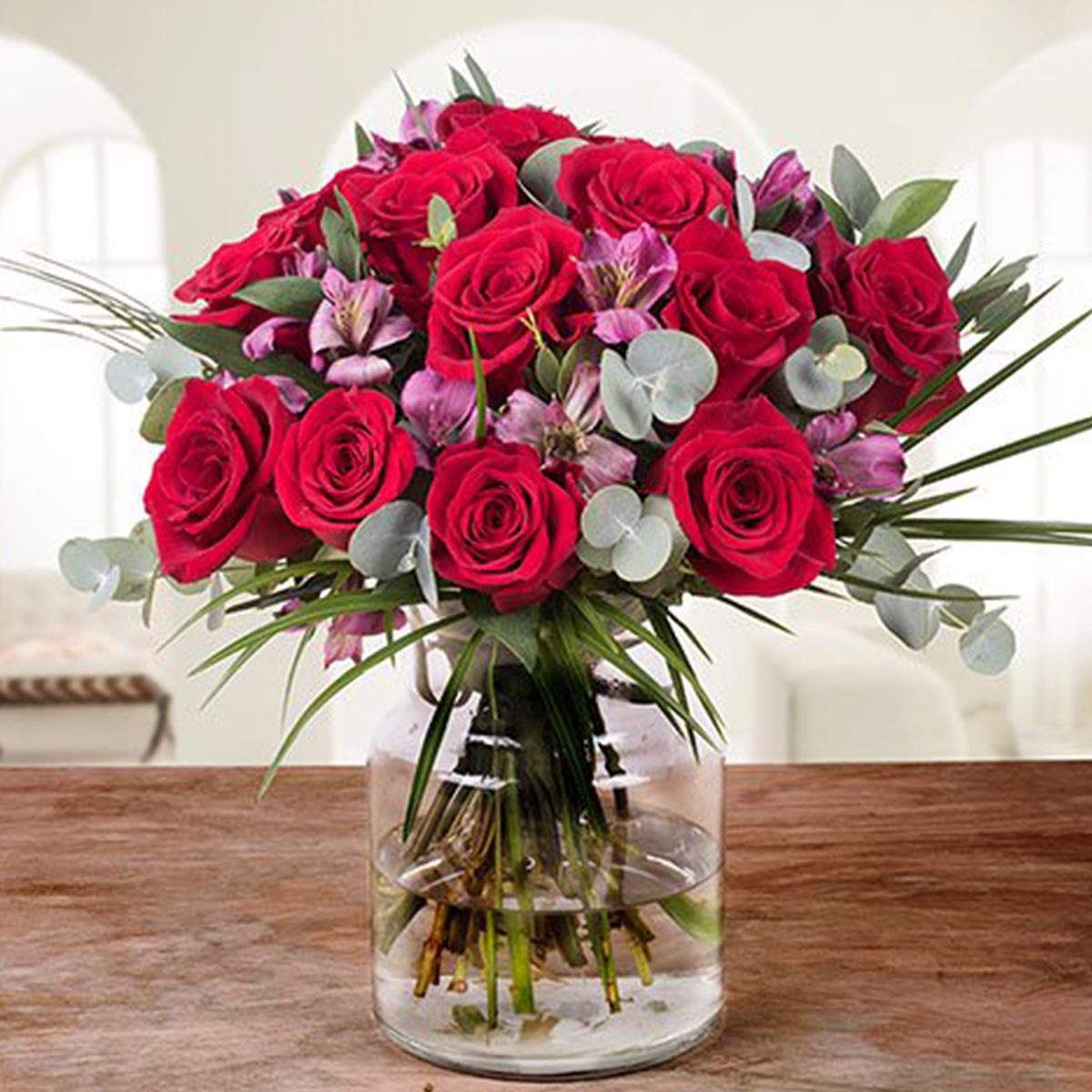 Dazzling Romance of Red Roses In Vase send a bouquet of flowers in Bangalore | Rose Bouquet | Order Now at JF