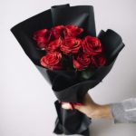 Red Retro Bouquet - Red roses for valentine's Delivery to India | Juneflowers.com