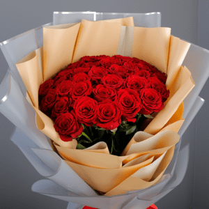 Hand Bouquet of Appealing Roses