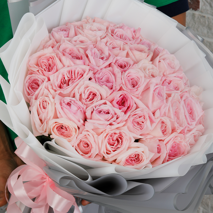Hand Bouquet of Charismatic Pink Roses