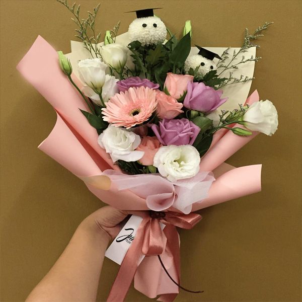 n3 Warm smile | Online Flower Delivery in Bangalore | JuneFlowers.com