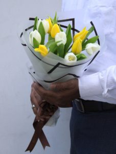 Cheerful Day| Tulip in Bangalore | Juneflowers.com